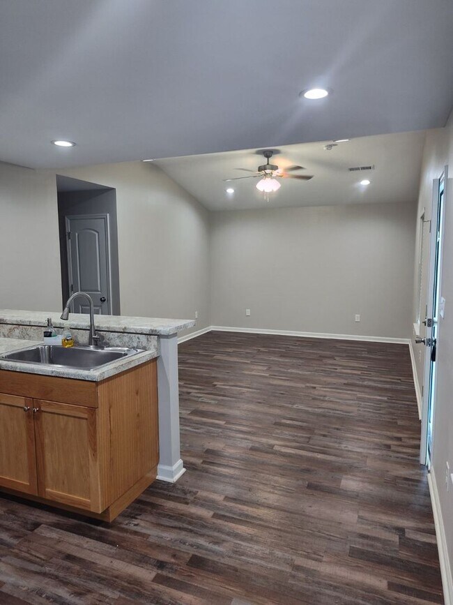 Foto del edificio - 3bd/2ba located in Good Hope