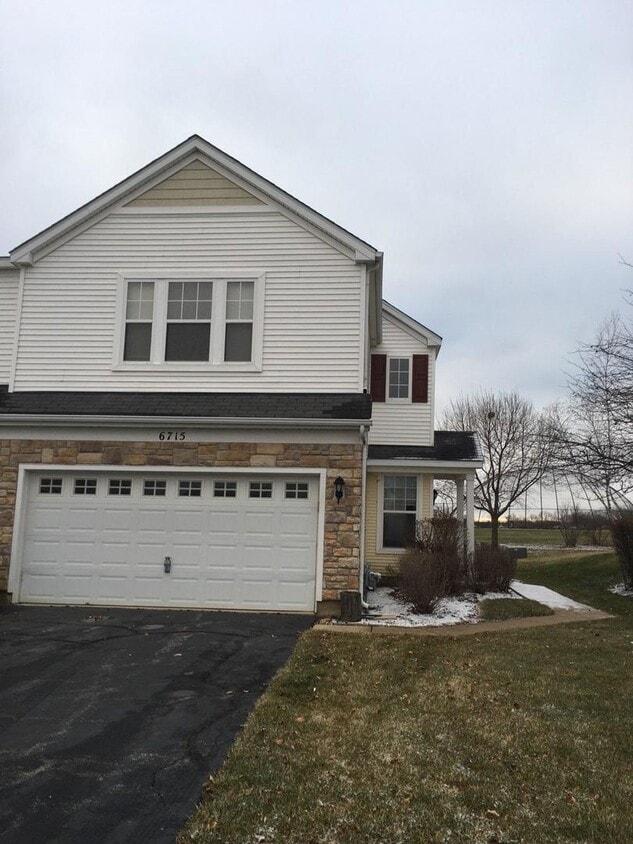 6715 SLATE Dr Unit 6715, Carpentersville, IL 60110 Condo for Rent in