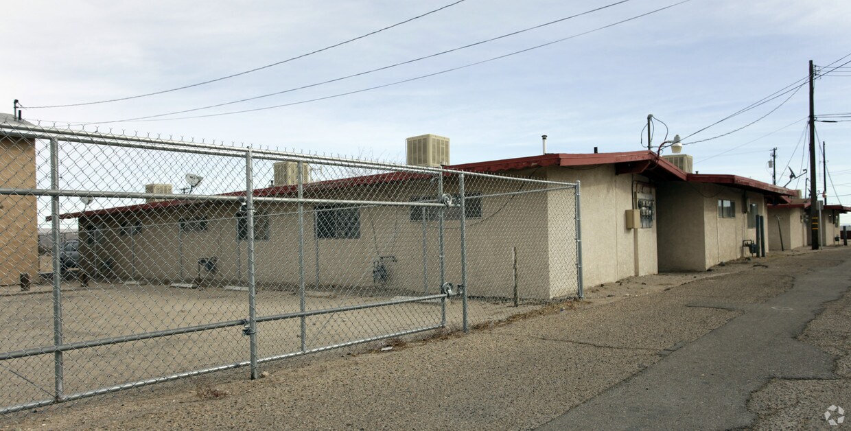 Building Photo - The Diplomat Apartments