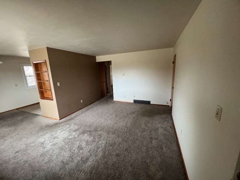 Primary Photo - 1359 W 4th St