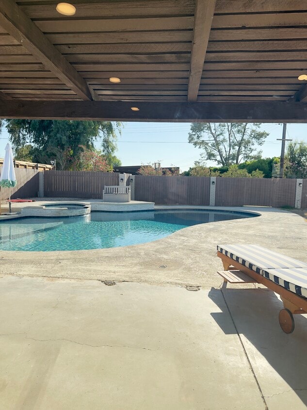 Primary Photo - 366 S Haskell Dr