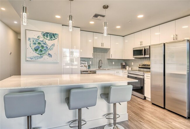 Building Photo - 1709 N Tamiami Trl
