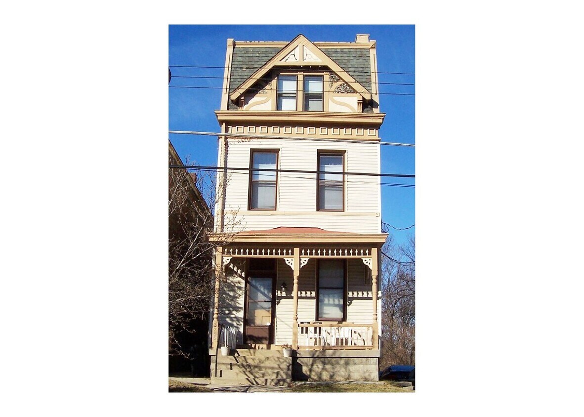 Foto principal - 3255 Bishop St