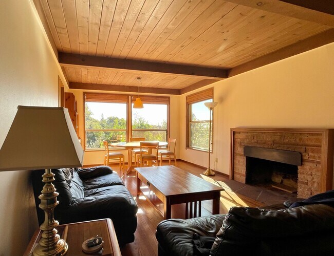 Sala de estar (1 de 3) - 1216 Spruce St