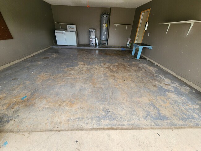Building Photo - 310 Chestnut Dr