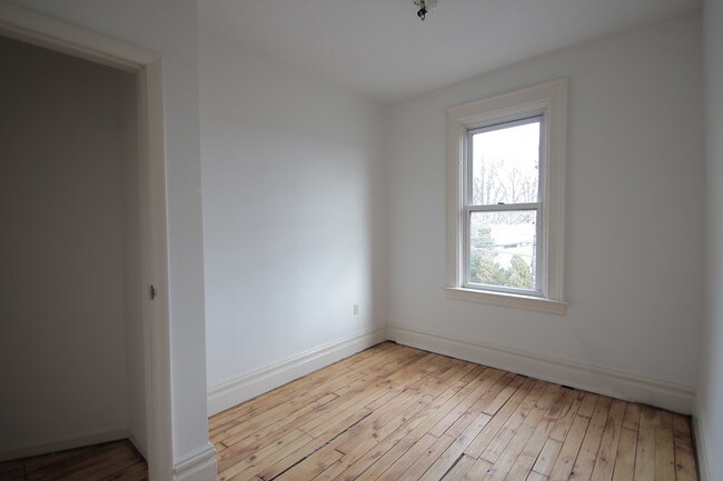 Building Photo - 442 S Trenton Ave