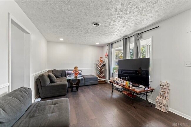 Building Photo - 1630 Falke Dr