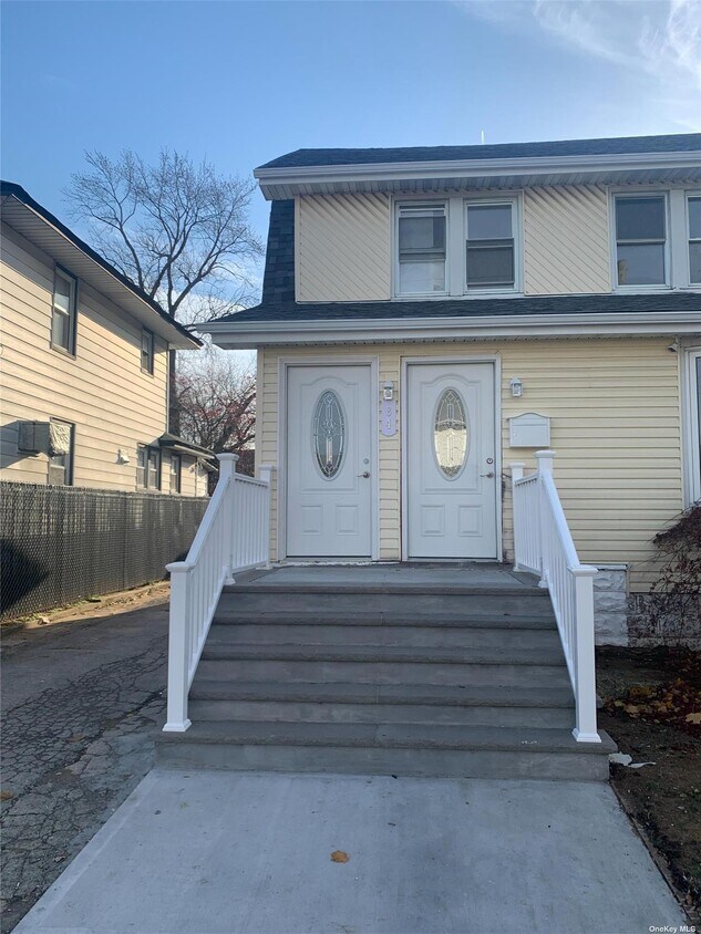 84 W Mineola Ave, Valley Stream, NY 11580 House for Rent in Valley