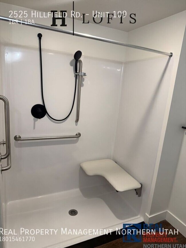 Foto del edificio - 2525 Hillfield Rd.-Unit 109