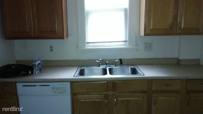 Building Photo - 2 br, 1 bath House - 736 Carpenter Street