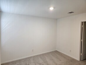 Building Photo - 3049 Majestic Sunrise Dr