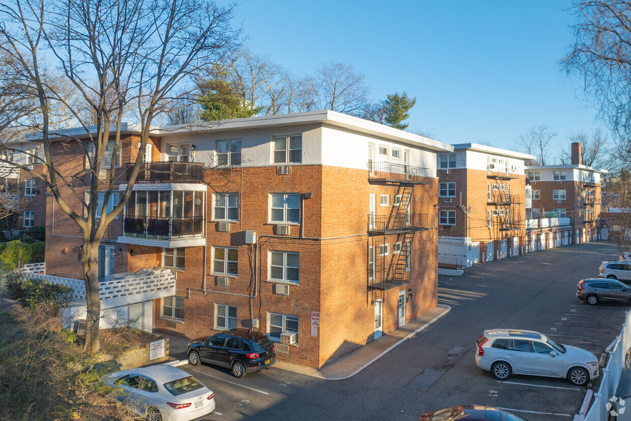 200 South Middle Neck Road - 200 S Middle Neck Rd