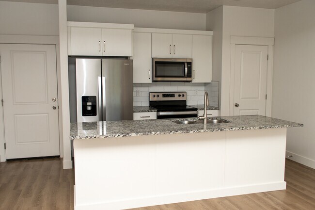 Foto del edificio - 418-1580 1580 E