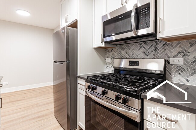 Building Photo - 540 W Aldine Ave