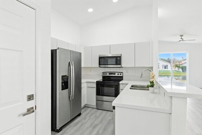 Foto del edificio - 18650 SW 28th Ct