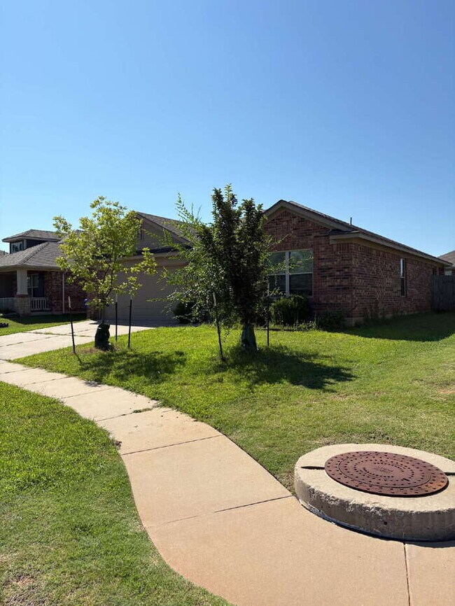Foto del edificio - Charming 3-Bedroom Home in Norman - Availa...
