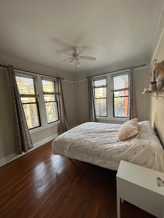 Dormitorio 1 - 170 Claremont Ave