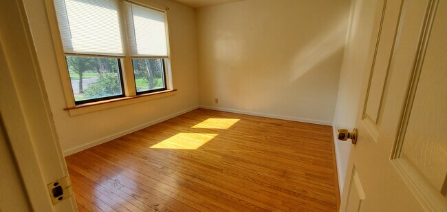 Foto del edificio - 6253 Cates Ave