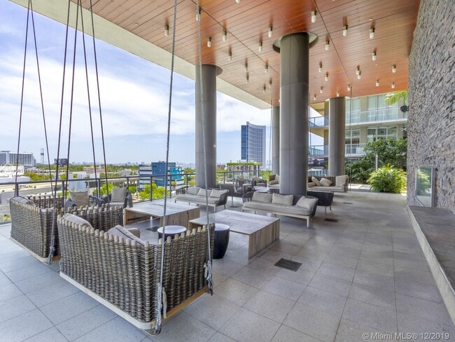 Foto del edificio - 3470 E Coast Ave