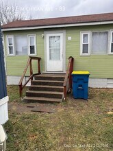 Building Photo - 993 E Michigan Ave
