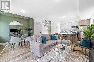 Building Photo - 447 Lansdowne Ave