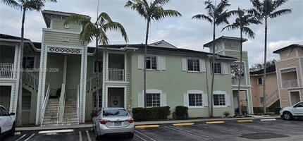 Building Photo - 2711 NE 4th St