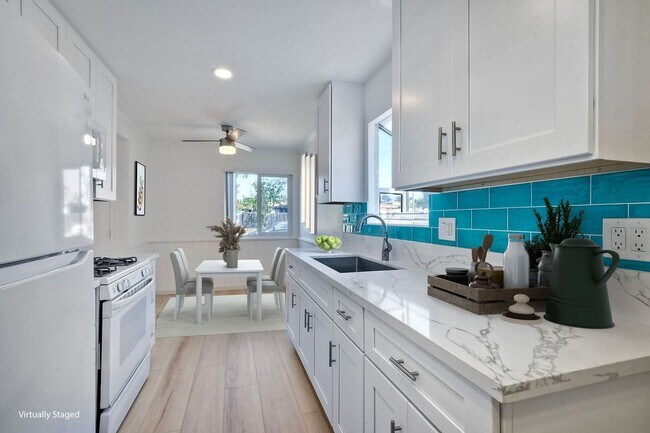Foto del edificio - 55 yrs Plus ONLY Community! Lovely and Breathtaking 2 Bed 2 Bath unit in Oceanside