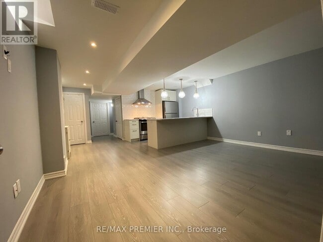 Building Photo - 271 Wardlaw Pl