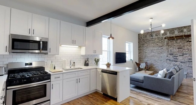 Suite 302 - Pilsen CoLiving Apartments