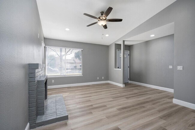 Foto del edificio - 5817 Jamaica Ln