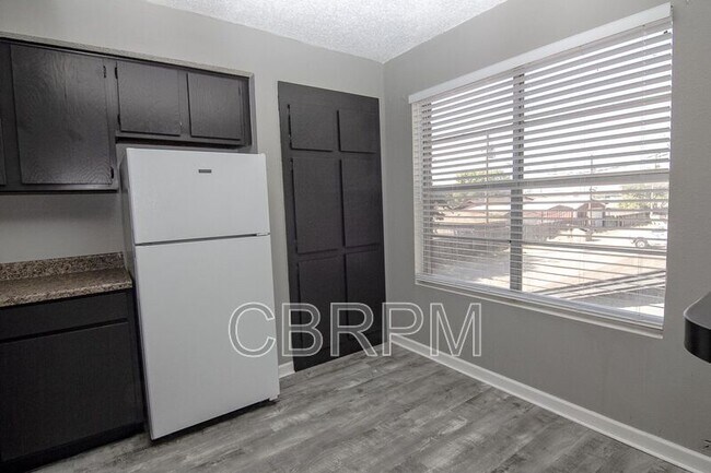 Foto del edificio - 605 NW 15th St