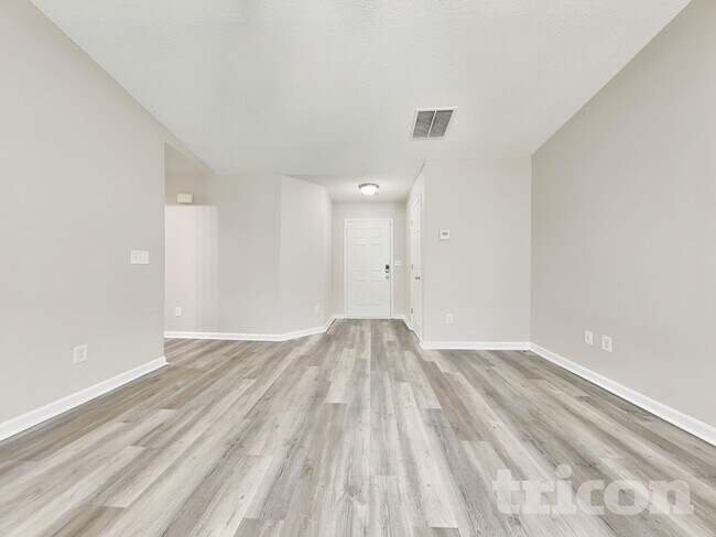 Building Photo - 745 Remington Cir
