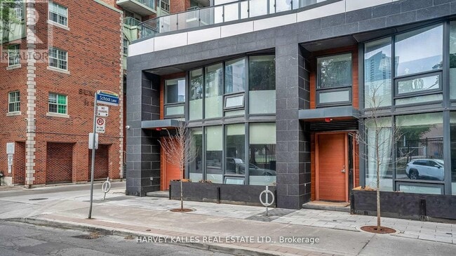 Building Photo - 85 Wood St
