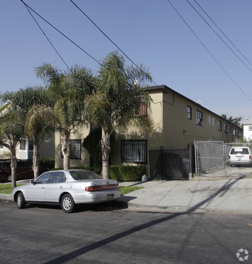 Foto del edificio - 4205-4211 Lockwood Ave