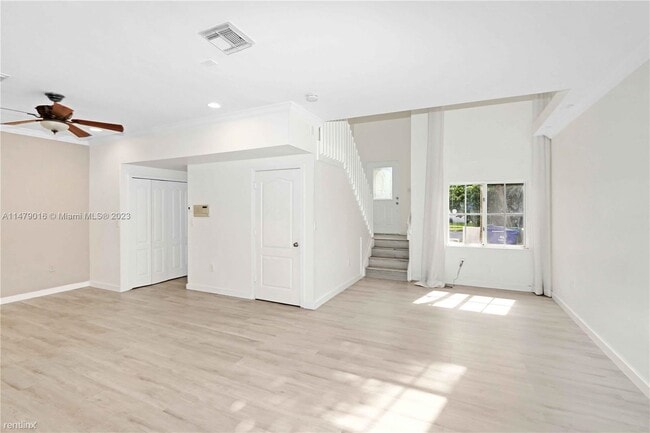 Building Photo - 3 br, 3.5 bath Townhome - 12953 SW 49th Ct