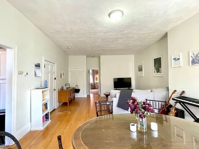 Building Photo - 551 Tremont St