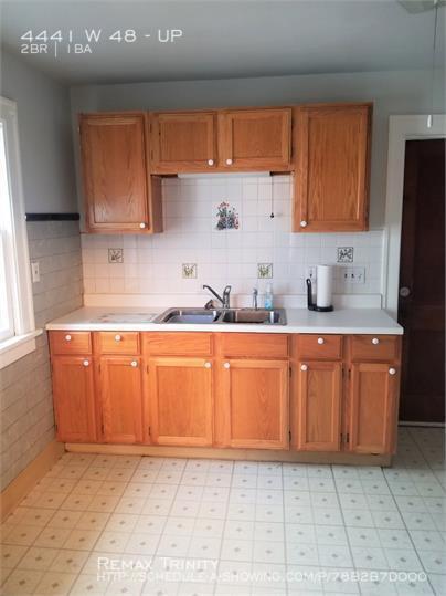 Primary Photo - 4441 W 48th St