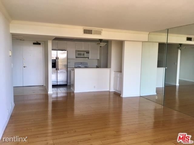 Building Photo - 10535 Wilshire Blvd