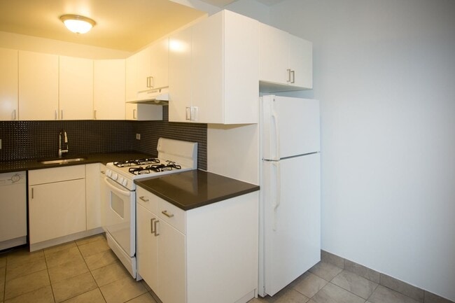 Interior Photo - East Park Tower