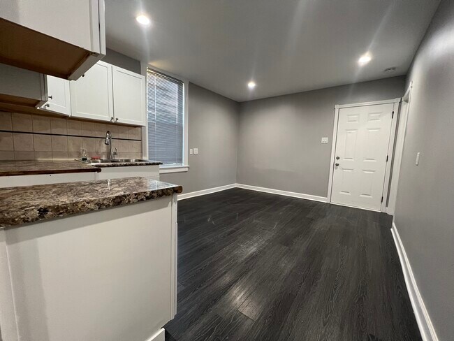 Foto del edificio - 2848 S Sawyer Ave