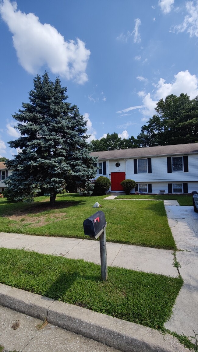 Building Photo - 7316A Castlemoor Rd