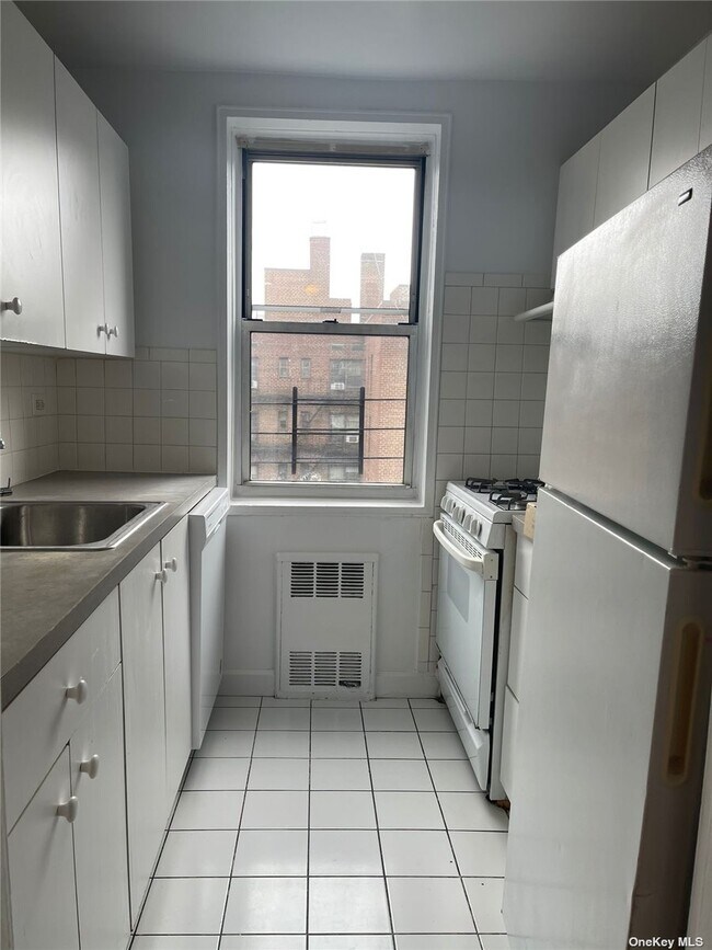 Building Photo - 65-65 Wetherole St