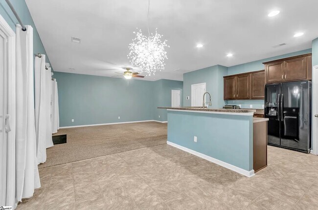 Foto del edificio - 512 Riverdale Rd