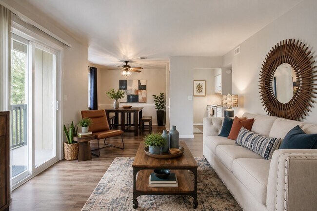 Foto del edificio - Lincoya Bay Apartments and Townhomes