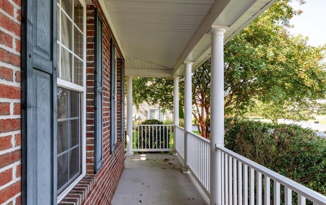 Building Photo - 24680 Shoreline Dr