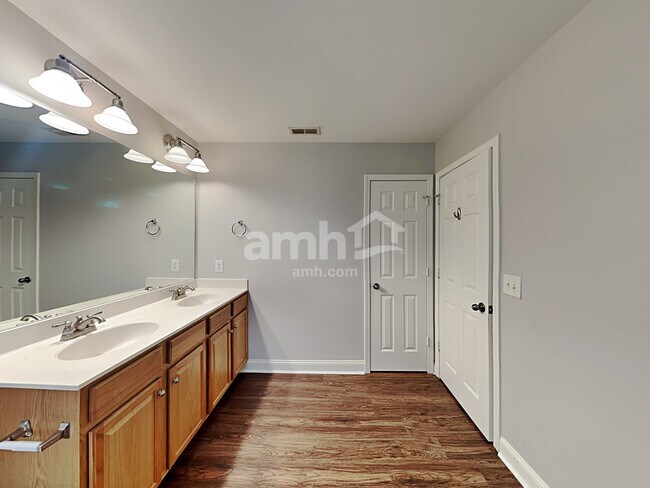 Building Photo - 8914 Driftwood Commons Court