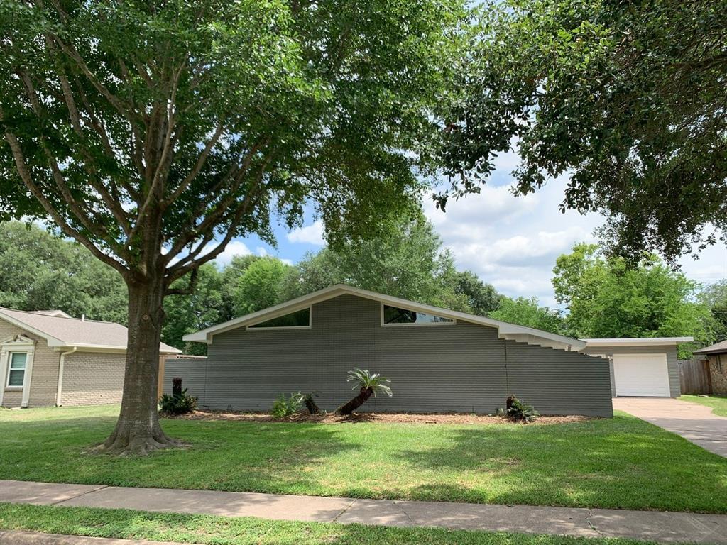 Foto principal - 7907 Braesview Ln