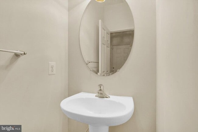 Building Photo - 3099 Raking Leaf Dr