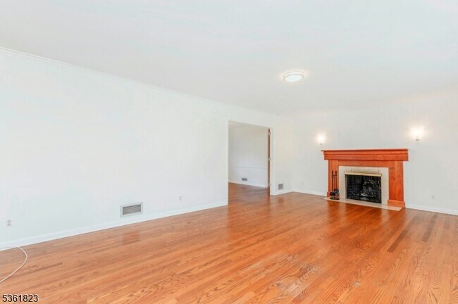 Foto del edificio - 115 Essex Rd