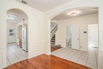 Building Photo - 200 Frontier Cove